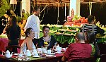 Weihnachtsessen im Nikkis Nest Ayurveda Resort in Indien