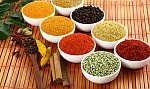 Ayurvedische Gewürze in ihrer Viefalt