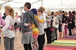 Gemeinsames Yoga üben bei den Schlierseer Yogatagen