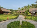 Der Weg zu den gemütlichen Bungalows des Sitaram Beach Retreats.