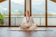 Erlebe mit Yin-& Hatha-Yoga Flexibilität und Kraft