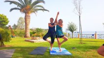 Yogalehrerin Sonja Blackledge & Psychotherapeutin Claudia Langer