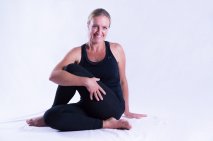 Üben Sie mit Fedelma Gronbach Dru-Yoga 