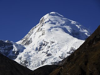 Auf einer Gruppenreise nach Bhutan erleben Sie den Jomolhari Trek im Himalaya