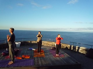 Hatha Yoga mit Daniela Renaud im Estalagem auf Madeira