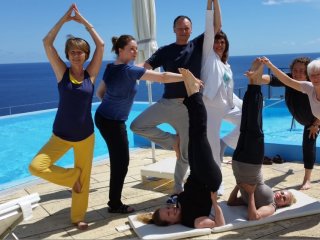 Viel Spaß hatte die Yoga-Gruppe rund um Yogalehrerin Martina Wulfert im Hotel Estalagem