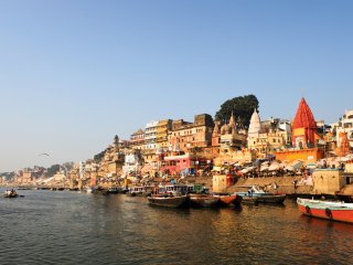 Blick über den Ganges in Varanasi