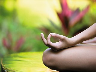 Entspannen Sie bei einer Meditation auf Ihrer NEUE WEGE-Reise