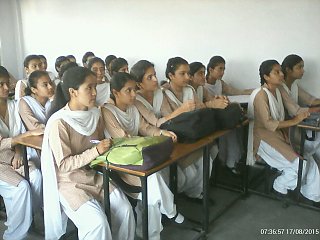 Schülerin Lobsang Halden in Jammu