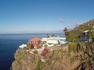Die besondere Lage auf der Steilküste Madeiras verleiht dem Hotel Estalagem besonderen Charme