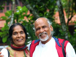 Lassen Sie sich von den strahlenden Besitzern im Sree Kandamangalam begrüßen
