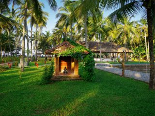 Im tropischen Garten des Sitaram Beach Retreats gibt es viel zu entdecken