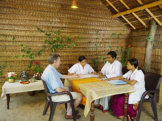 Persönliche Beratung mit dem Ärzteteam im Sitaram Beach Retreat 