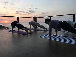 Yoga bei Sonnenaufgang - das Aufstehen hat sich gelohnt!