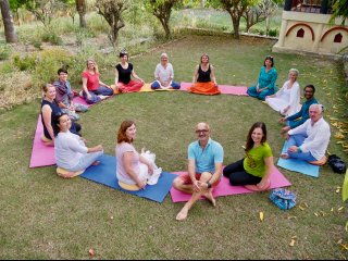 Auf der Yoga Intensiv Reise treffen Sie inspirierende Menschen