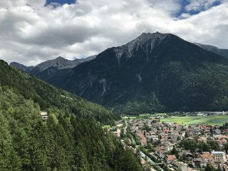 Genießen Sie einen weiten Ausblick über das Tal!