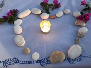 Inspirierende Stimmung im Ilios-Center bei Kerzenschein