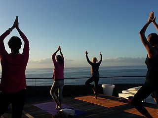 Yoga vor den Weiten des Meeres - so starten Sie in den Tag in Portugal!