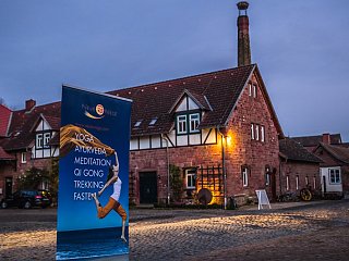 Ayurveda-Abend mit Yoga und Dr. Serasinghe: Eine unserer traumhaften Locations bei der 2. NEUE WEGE Roadshow im Hofgut Habitzheim bei Darmstadt.