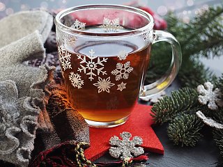 Zeit für sich selbst mit einer warmen Tasse Tee