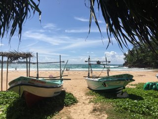 Der Duft der Orchideen wird von der salzigen Meeresbriese abgelöst, der weiche, warme Sand schmeichelt meinen Füßen...so fühlt sich Urlaub an