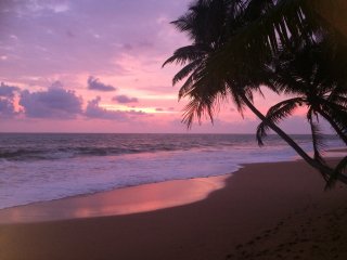 Traumhafte Sonnenuntergänge am Strand der Villa Safira auf Sri Lanka