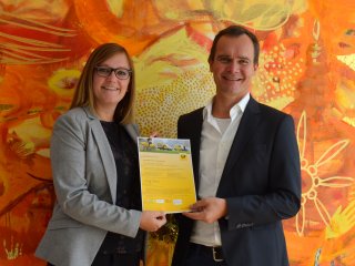 NEUE WEGE erhält das GOGREEN Zertifikat der Deutschen Post für CO2 neutralen Postversandt