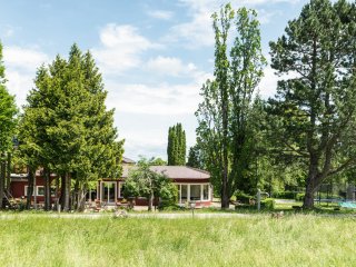 Ein wunderschöner großer Garten umgibt das Bio-Seminarhotel SEINZ