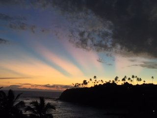Spektakulärer Sonnenuntergang über dem indischen Ozean