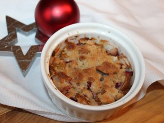Süße Leckerei auf der Weihnachtstafel: Apfel-Birnen Crumble mit Cranberries