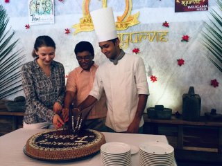 Bei der Geburtstagsfeier durfte der Kuchen im Ayurvie Weligama Resort auf Sri Lanka natürlich nicht fehlen 
