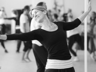Heilpraktikerin und Tanzpädagogin Corinna Janson unterrichtet mit viel Spaß und Freude 