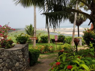 Das Somatheeram Ayurvedic Health Resort befindet sich an einem langen Sandstrand, der zum Baden enlädt. 