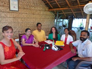 Das freundliche Ärzte-Team vom Sitaram Beach Retreat freut sich über Ihren Besuch
