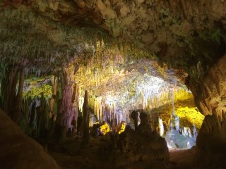Freuen Sie sich auf eine Lichtershow in den Höhlen von Mallorca
