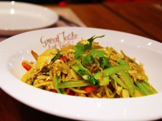Genießen Sie das leckere Curry auf Ihrer Reise durch Myanmar