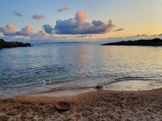 Den Tag am Meer auf Griechenland ausklingen lassen