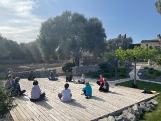 Entspannende Yoga-Einheiten genießen