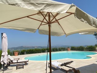 Der Pool der Villa Garulli lässt keine Wünsche offen.