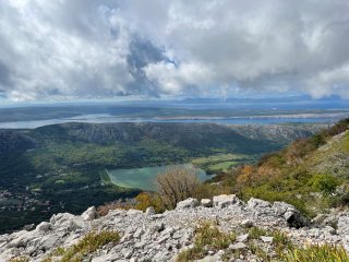 Traumhafter Ausblick auf die Kroatische Natur beim Wandern