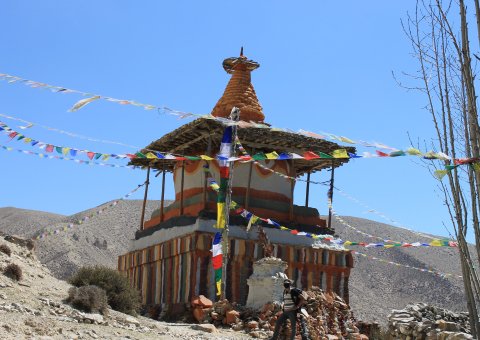 In Nepal begegnen Ihnen einige dieser Stupas