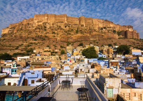 Die blaue Stadt zeigt all ihre Pracht in der Sonne Indiens