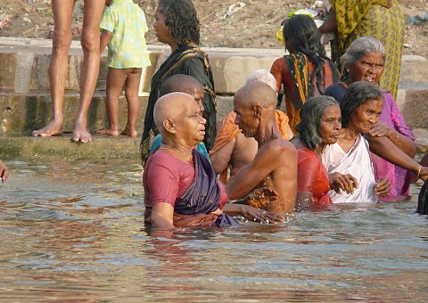 Kultur Gruppenreise Indien Nord varanasi  ganges