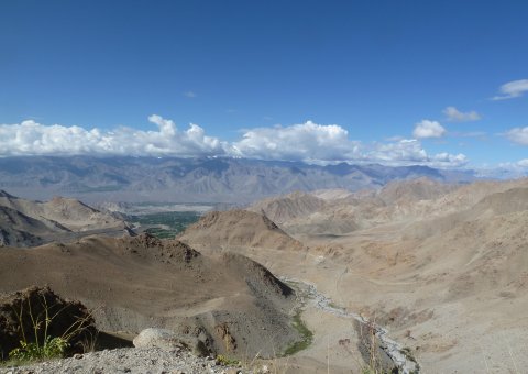 Fahren Sie bei Ihrer Reise über den höchsten befahrbaren Pass der Welt 