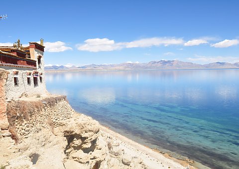 Im Anschluss der Kailash Umrundung reisen Sie zum heiligen Manasarovar-See
