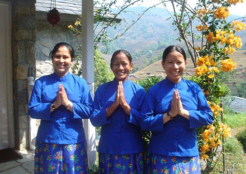 Die Ayurveda-Therapeutinnen des Begnas Lake Resorts kümmern sich liebevoll um Sie
