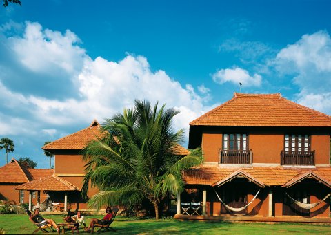 Genießen Sie die Ayurveda-Kur im Land Cottage des Poovar Island Resorts