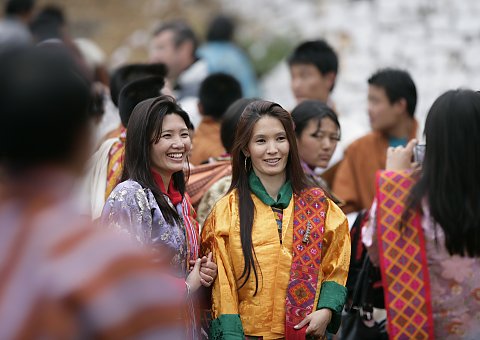 Fröhliche Bhutanesen am Tag der Festlichkeiten