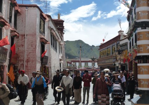 Die tibetische Hauptstadt Lhasa liegt in einem geschützten Tal