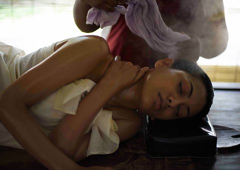 Wohltuende Ayurveda Behandlung